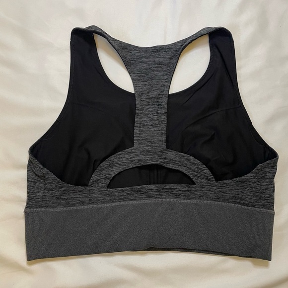 Avia size XL(16-18) black sports bra - Picture 3 of 4